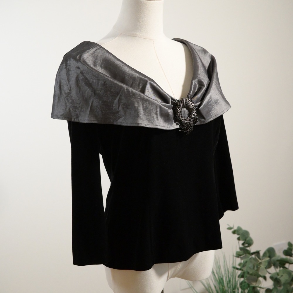 Alex Evenings Petite Black Velvet Silver Portrait Collar Brooch Evening Top